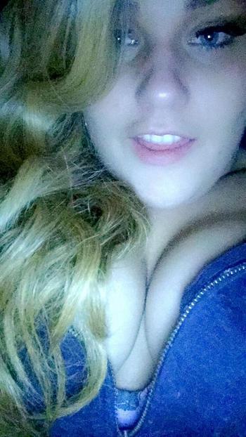 , 21  female escort, Victoria