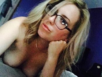 , 22  female escort, Victoria