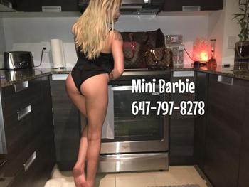 , 21  female escort, Victoria