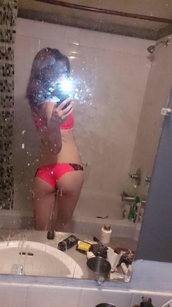 , 23  female escort, Victoria