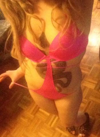 , 23  female escort, Victoria