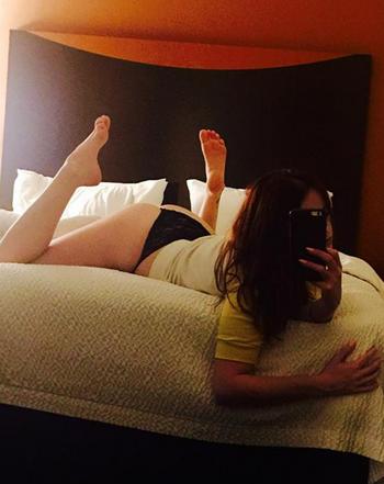, 19  female escort, Victoria