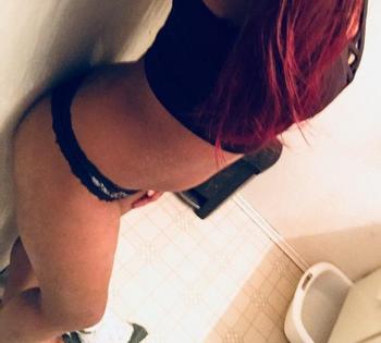 , 21  female escort, Victoria