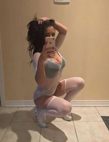 , 20  female escort, Victoria