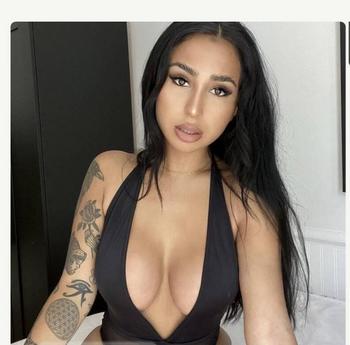 AMINA, 24 Mixed female escort, Victoria
