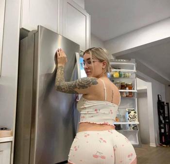 Candy, 25 Caucasian/White female escort, Victoria