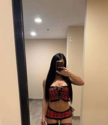 Arianna, 19 Middle Eastern female escort, Victoria